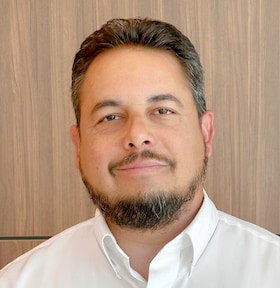 Staff member Edwin Nieves from ID_eebf81723d6d