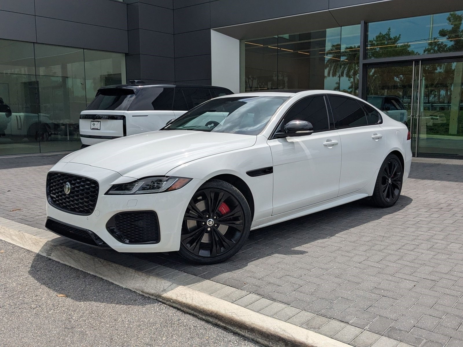 2024 Jaguar XF R-Dynamic SE