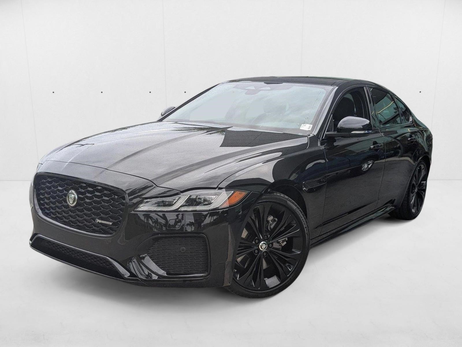 2024 Jaguar XF R-Dynamic SE