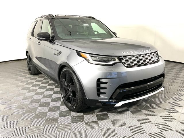 2024 Land Rover Discovery Metropolitan Edition photo 3
