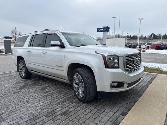 2019 GMC Yukon XL Denali's photo