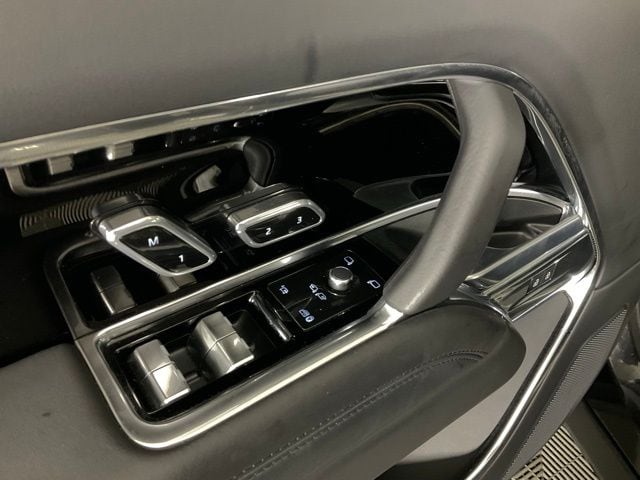 2025 Land Rover Range Rover SE - Photo 23