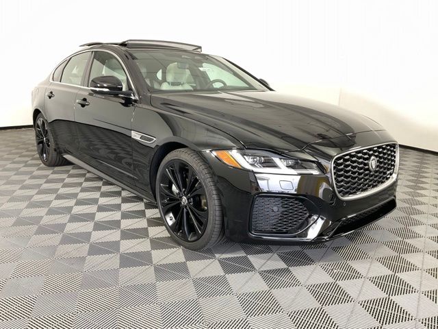 2024 Jaguar XF P300 R-Dynamic SE AWD P300 R-Dynamic SE photo 4