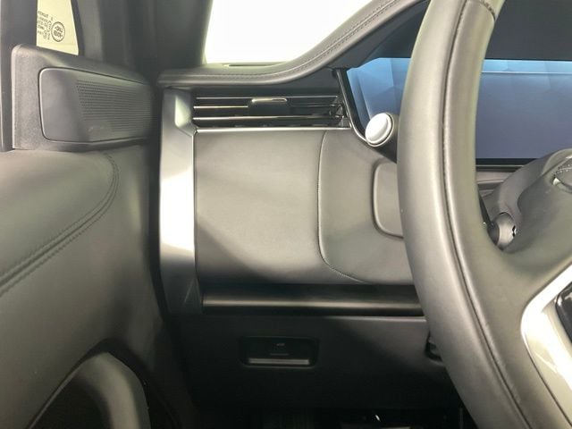 2025 Land Rover Range Rover SV - Photo 17