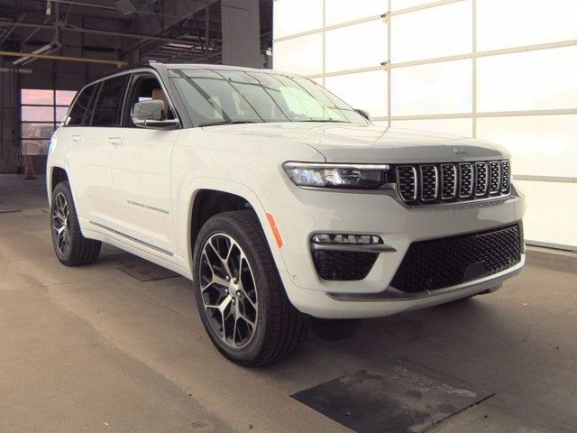 2024 Jeep Grand Cherokee Summit photo 2