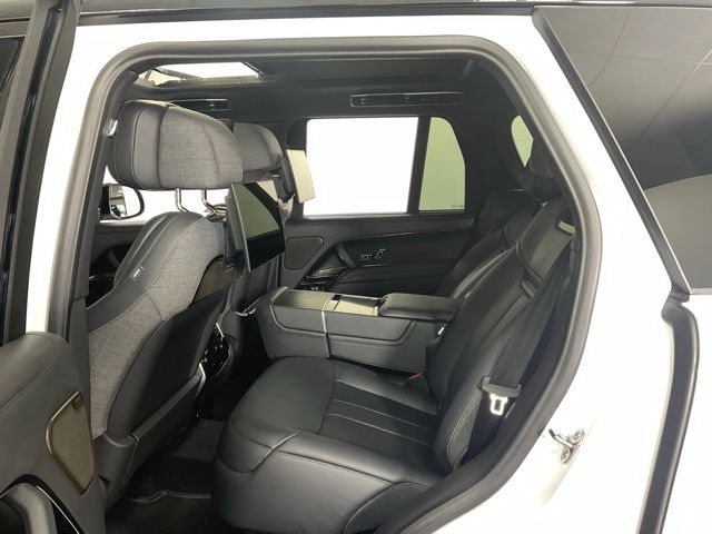 2025 Land Rover Range Rover SV - Photo 28