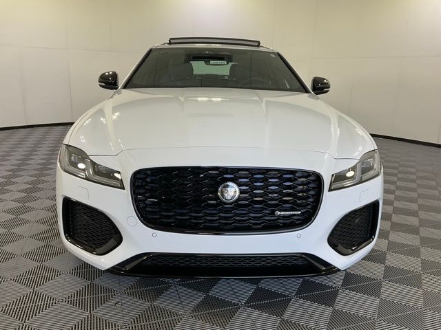 2024 Jaguar XF P300 R-Dynamic SE photo 3