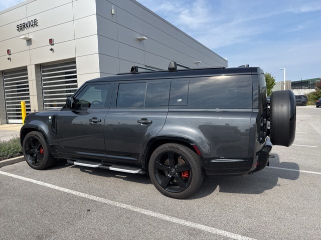 2023 Land Rover Defender 130 X photo 3