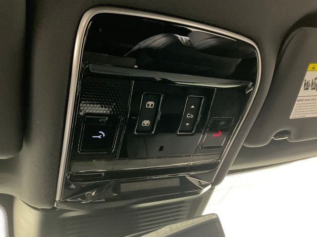2025 Land Rover Range Rover SE - Photo 15