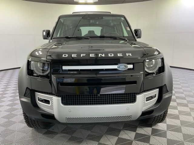 2025 Land Rover Defender 110 S photo 2