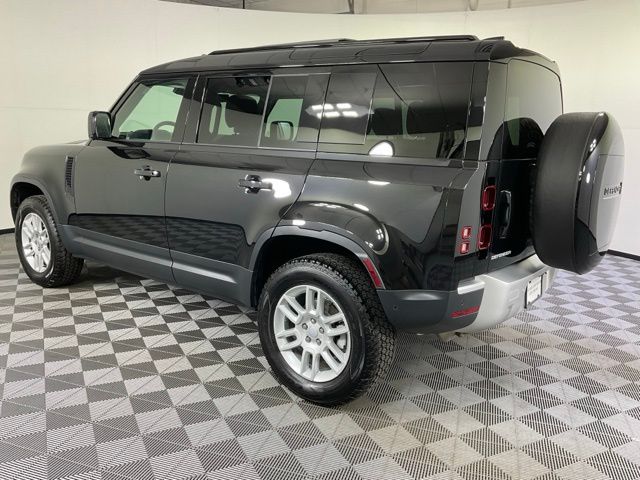 2025 Land Rover Defender 110 S photo 4