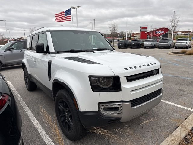 2025 Land Rover Defender S's photo