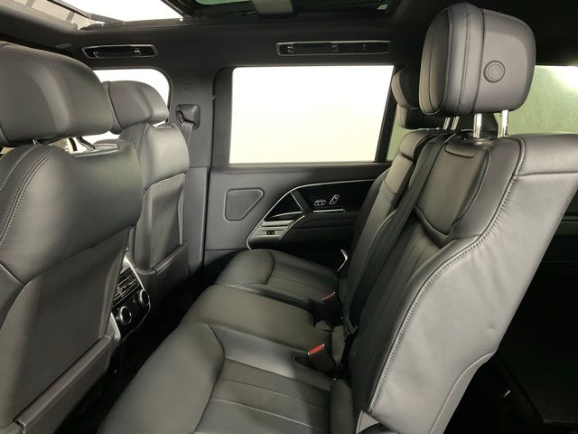 2025 Land Rover Range Rover SE - Photo 28