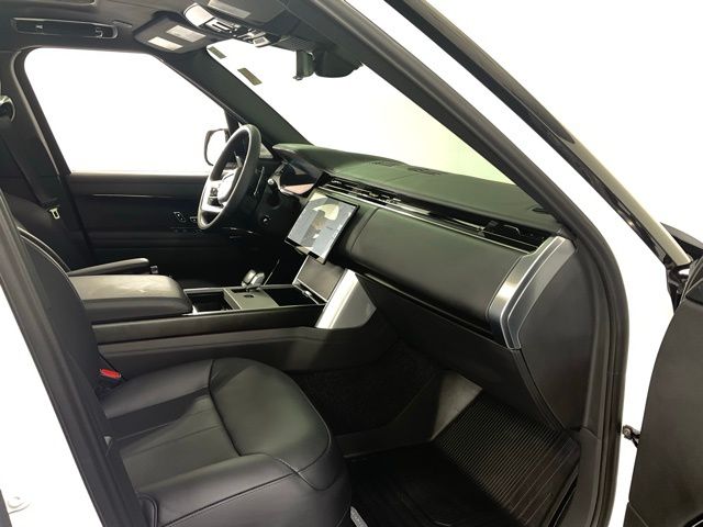 2025 Land Rover Range Rover SV - Photo 25