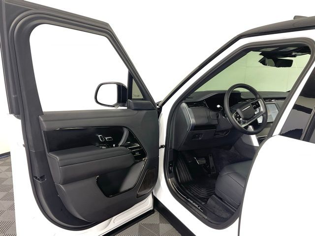 2025 Land Rover Range Rover SV - Photo 22