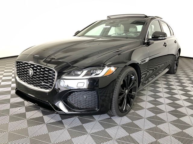 2024 Jaguar XF P300 R-Dynamic SE AWD P300 R-Dynamic SE photo 3