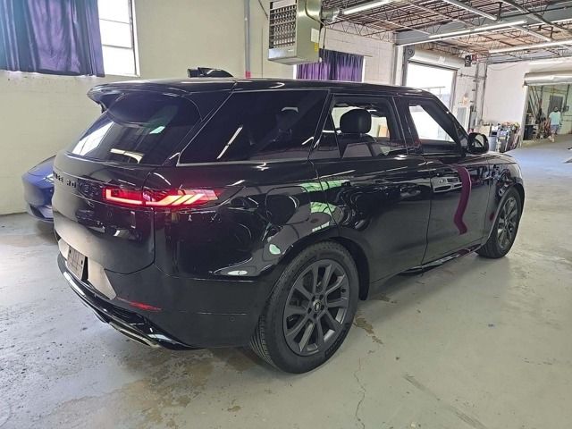 2024 Land Rover Range Rover Sport SE photo 2
