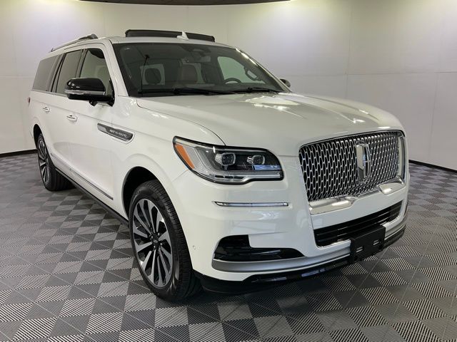 2024 Lincoln Navigator L Reserve photo 3