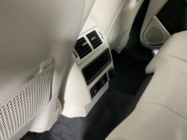 2026 Jaguar F-Pace R-Dynamic S - Photo 14
