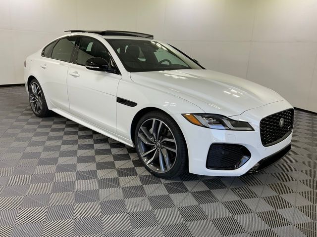 2024 Jaguar XF P300 R-Dynamic SE photo 4