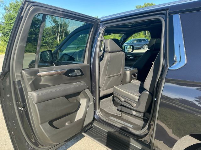 2025 Chevrolet Suburban Premier - Photo 17