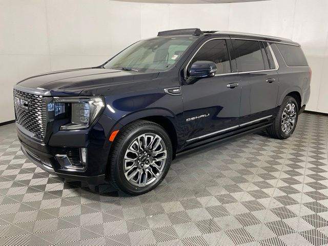 2023 GMC Yukon Denali Ultimate AWD's photo