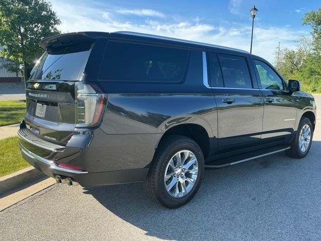 2025 Chevrolet Suburban Premier - Photo 8