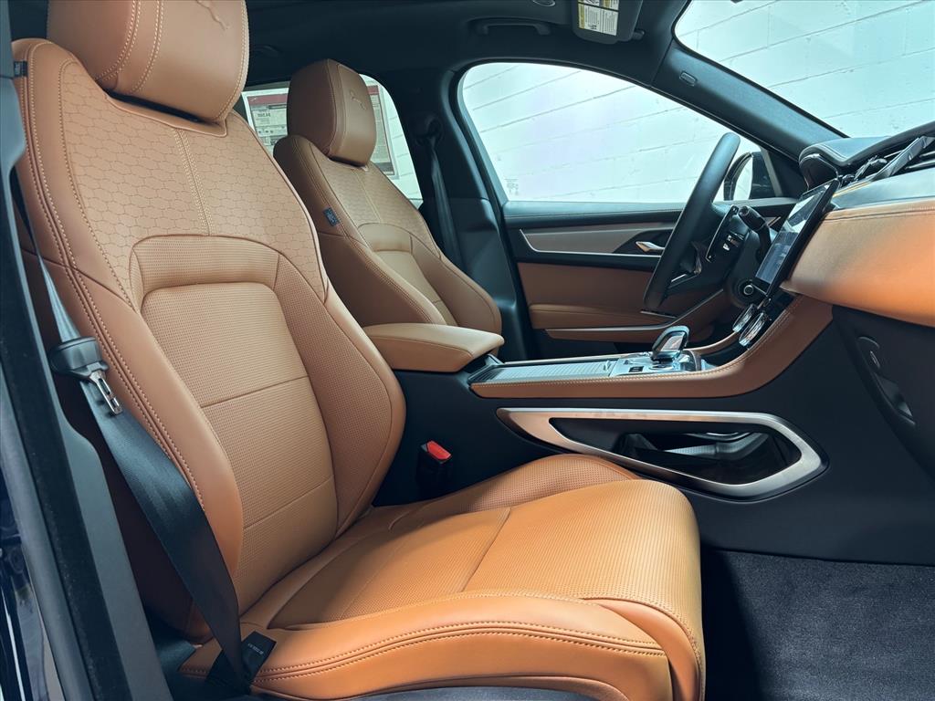 2026 Jaguar F-Pace R-Dynamic S - Photo 32