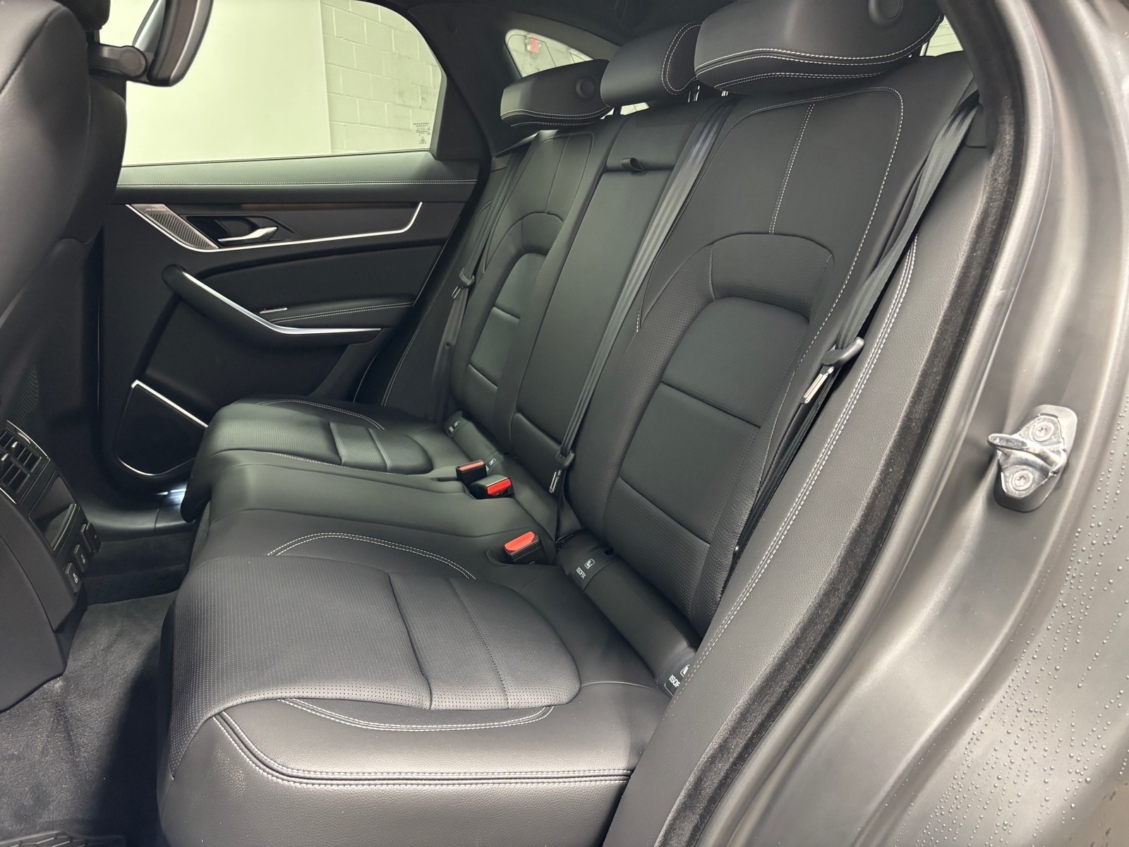 2026 Jaguar F-Pace R-Dynamic S - Photo 29