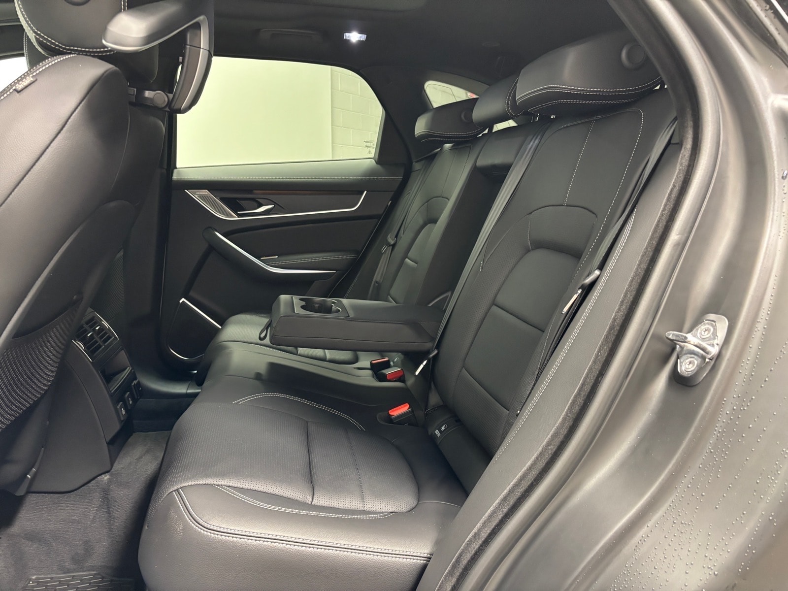2026 Jaguar F-Pace R-Dynamic S - Photo 28