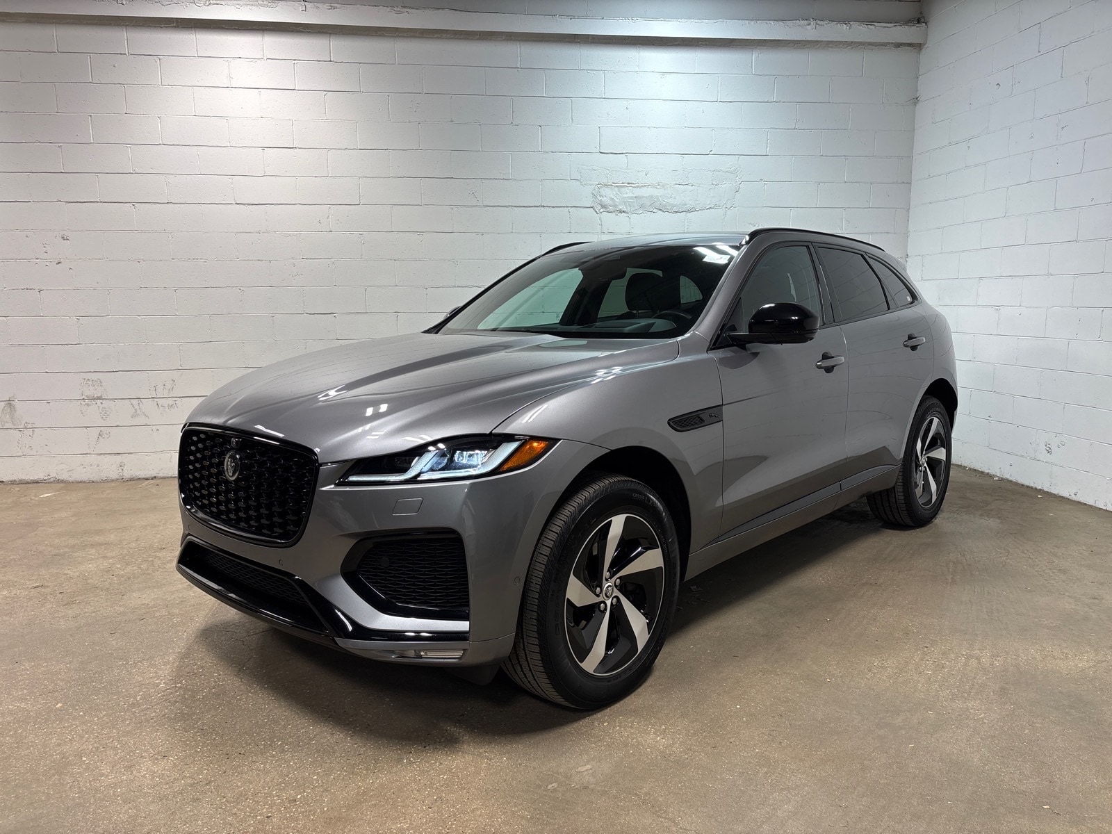 2026 Jaguar F-PACE P250 R-Dynamic S's photo