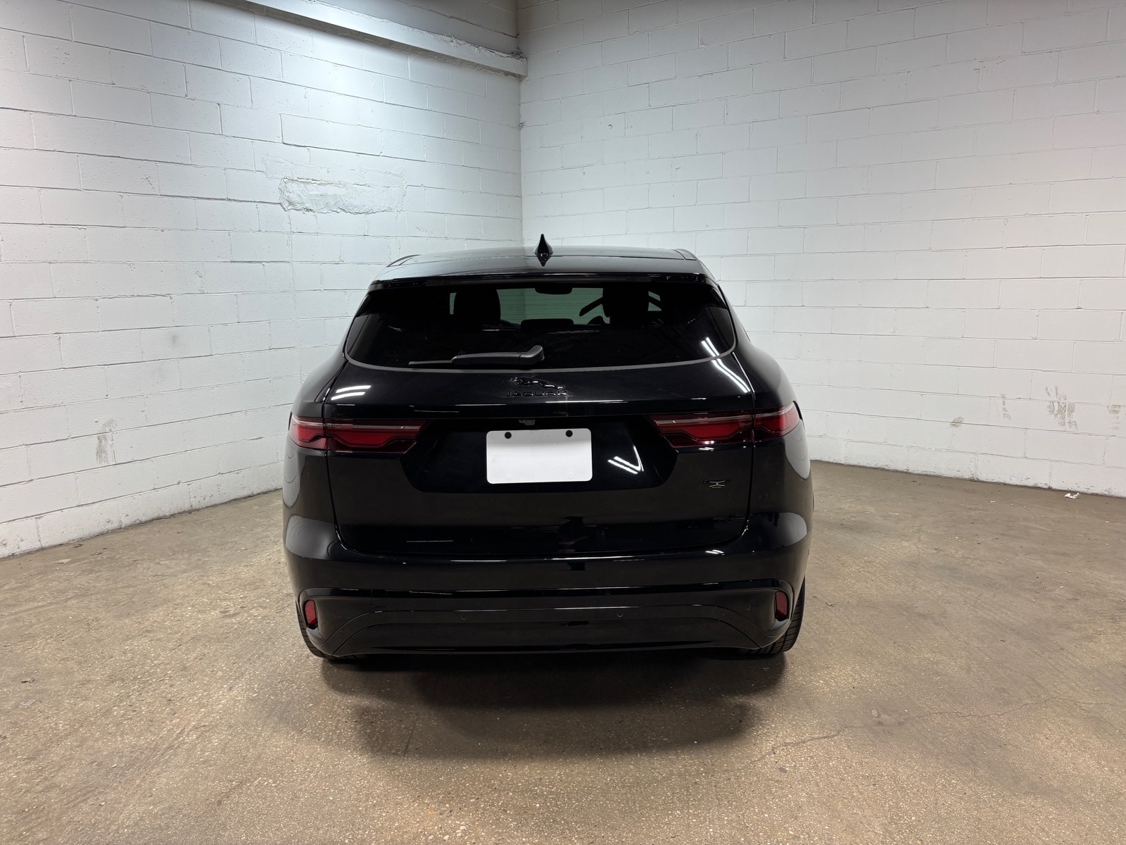 2026 Jaguar F-Pace R-Dynamic S - Photo 8