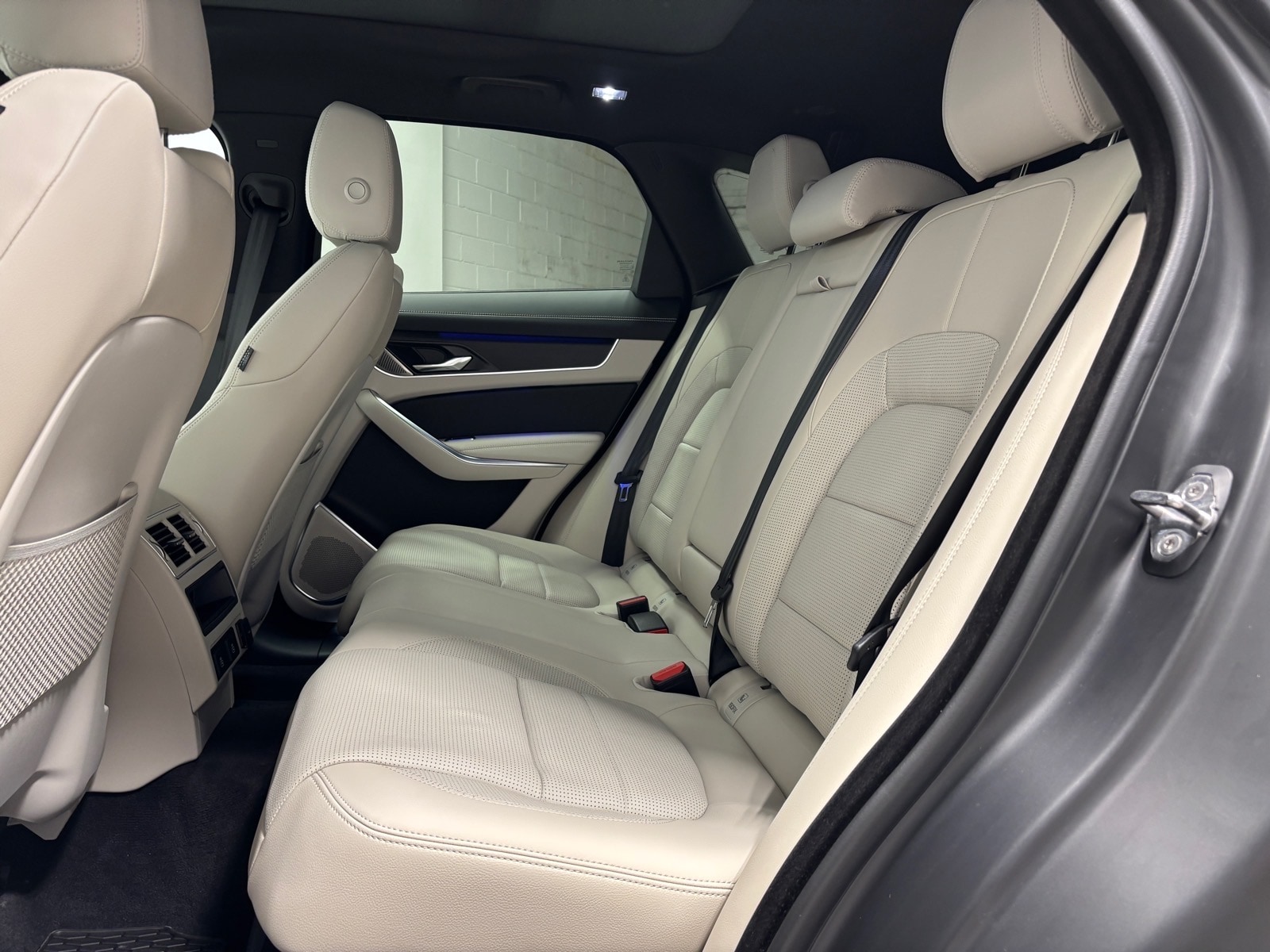 2026 Jaguar F-Pace R-Dynamic S - Photo 28