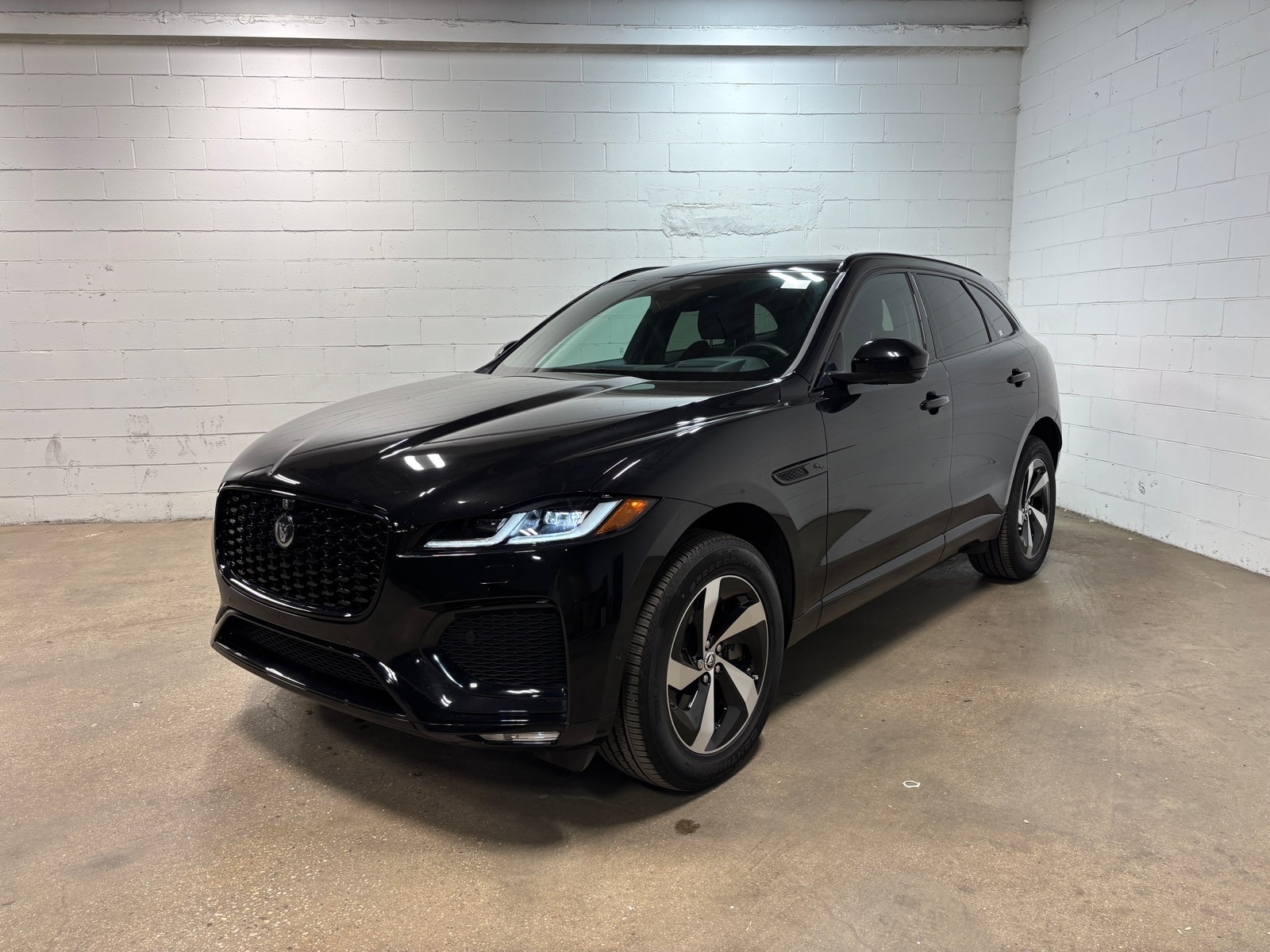 2026 Jaguar F-PACE P250 R-Dynamic S's photo