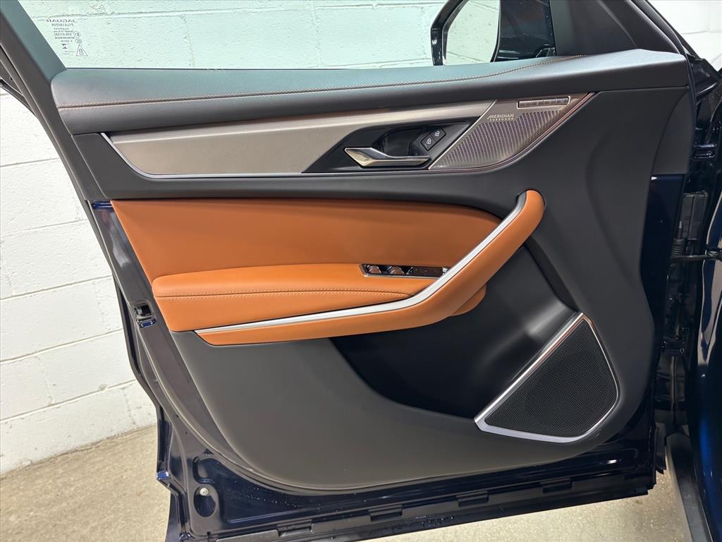 2026 Jaguar F-Pace R-Dynamic S - Photo 25