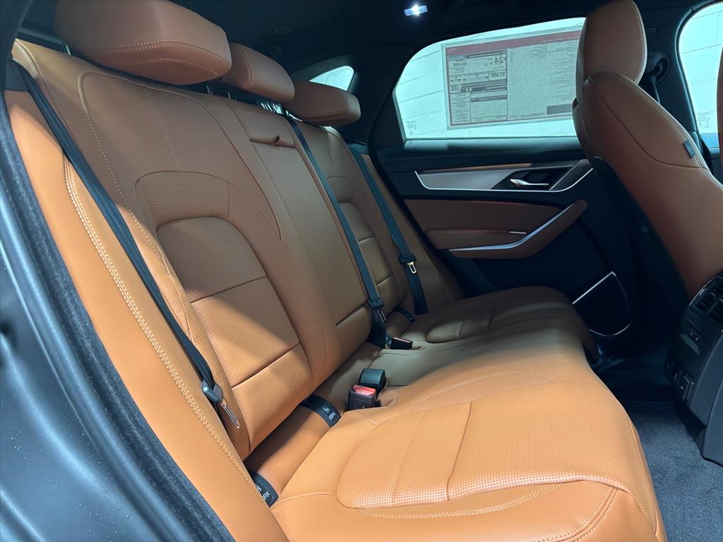 2026 Jaguar F-Pace R-Dynamic S - Photo 39
