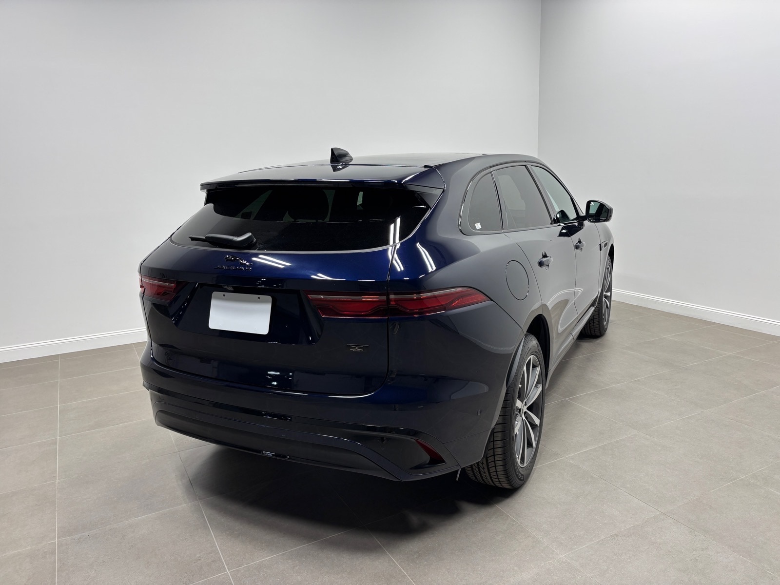 2026 Jaguar F-Pace R-Dynamic S - Photo 7