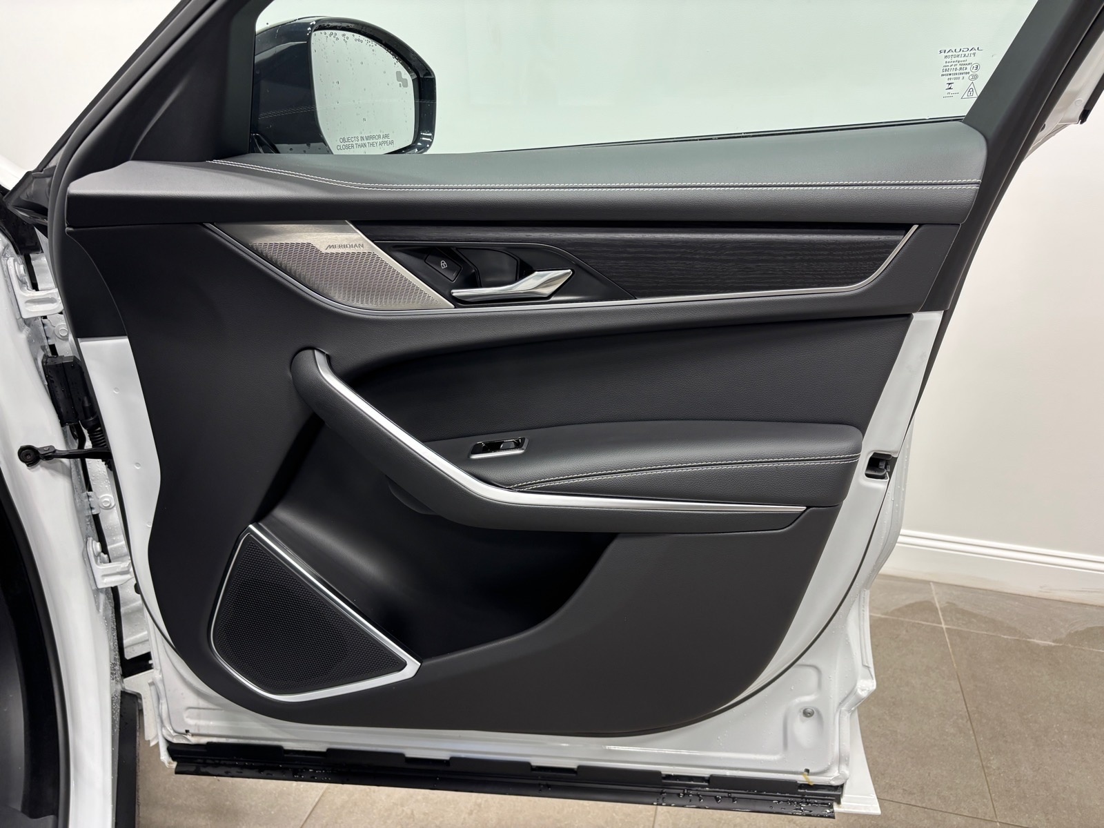 2026 Jaguar F-Pace R-Dynamic S - Photo 34