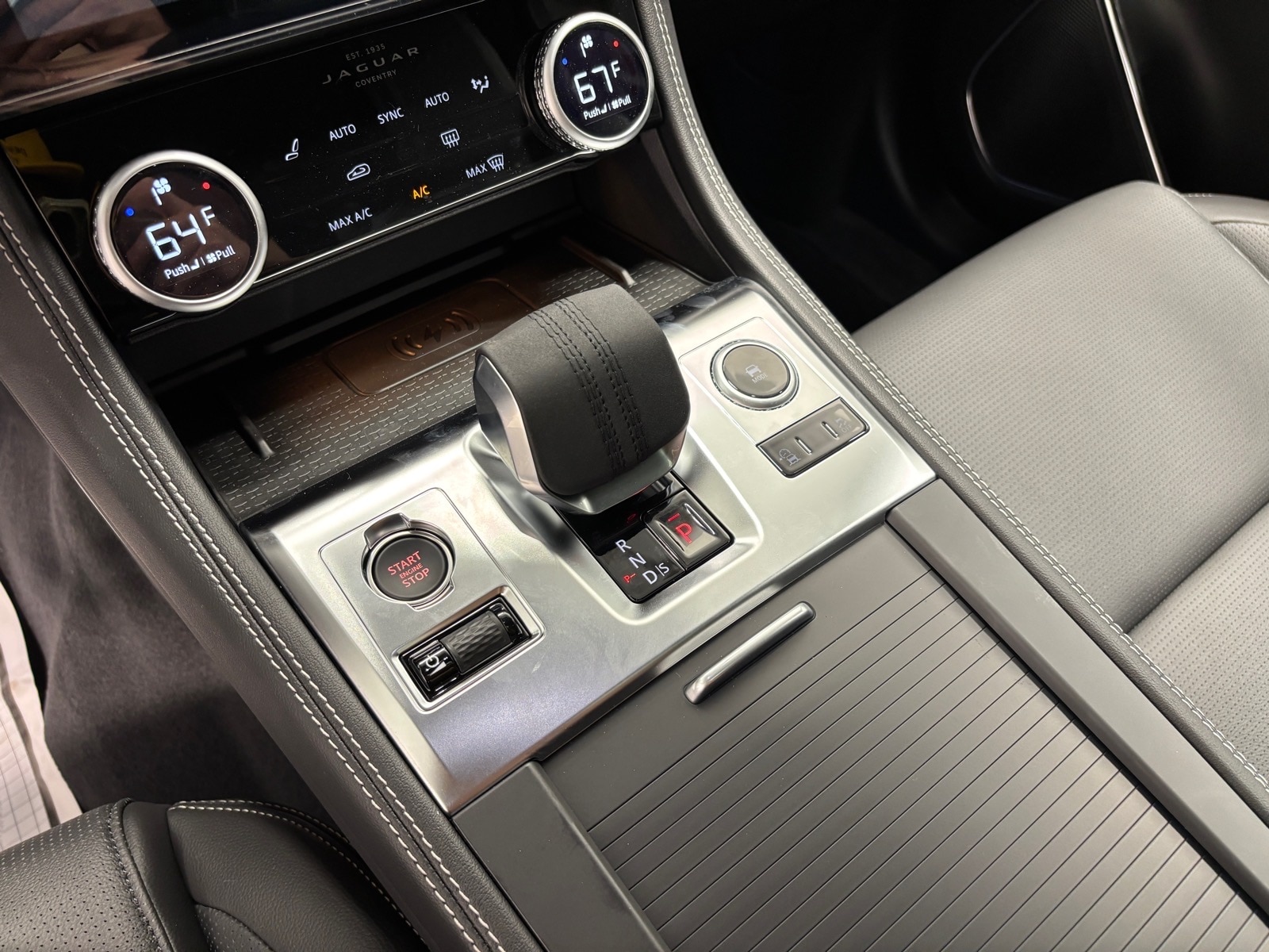 2026 Jaguar F-Pace R-Dynamic S - Photo 15