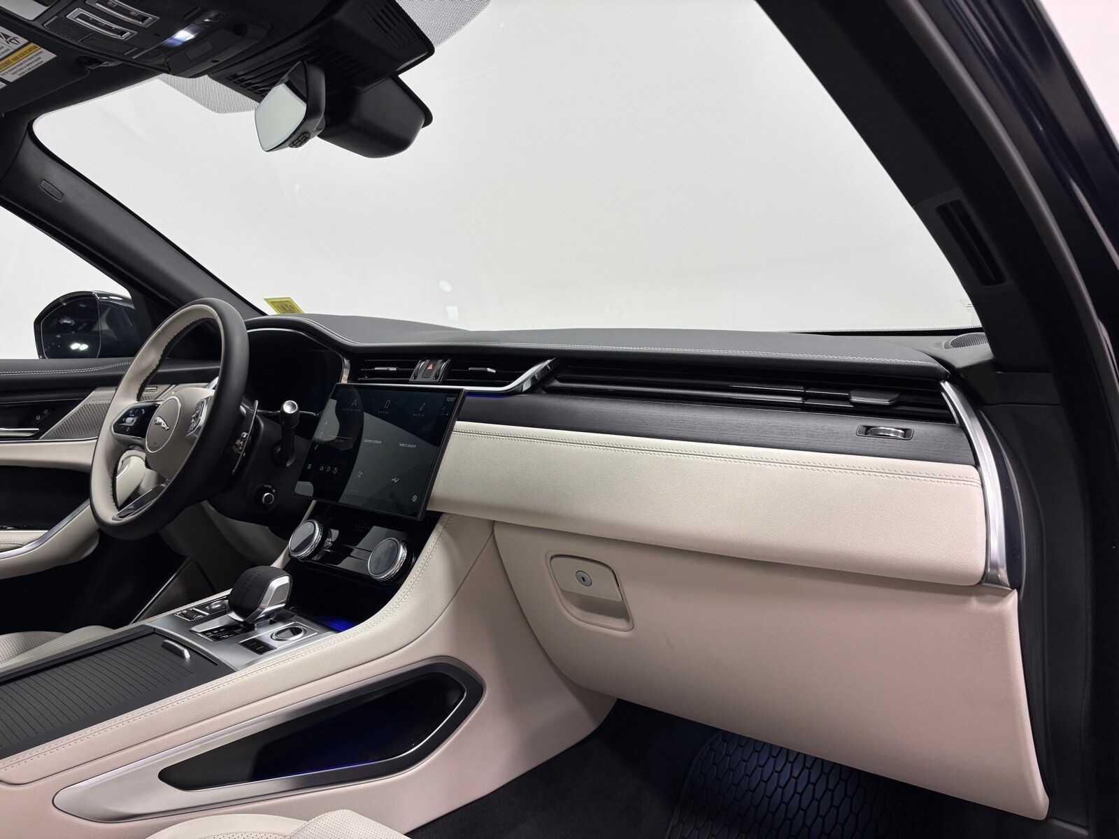 2026 Jaguar F-Pace R-Dynamic S - Photo 29