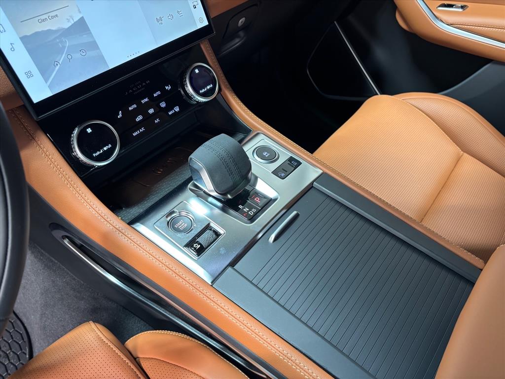 2026 Jaguar F-Pace R-Dynamic S - Photo 14