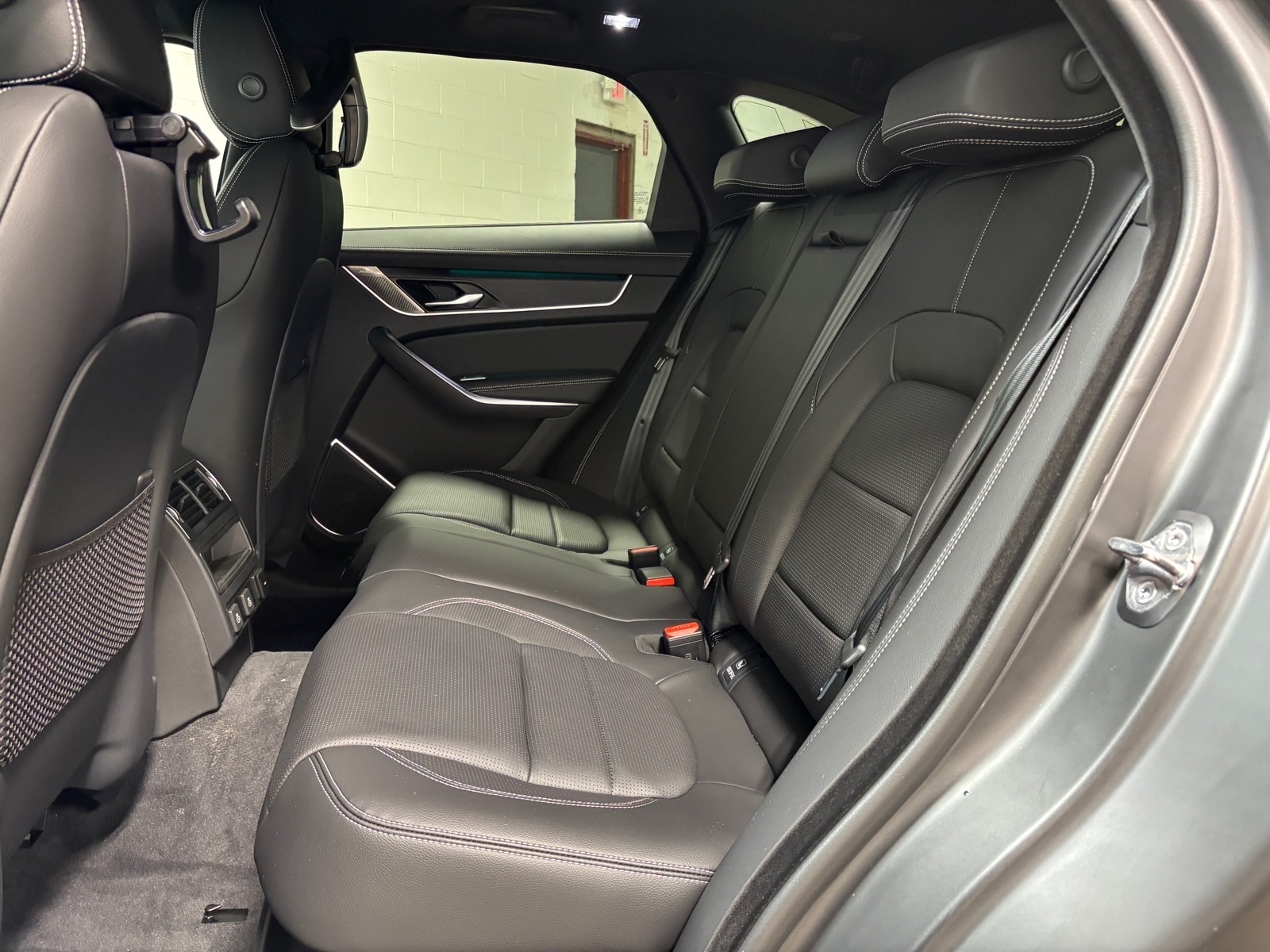 2026 Jaguar F-Pace R-Dynamic S - Photo 29