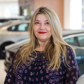 Staff member Denise Renga from ID_42a1df15b266