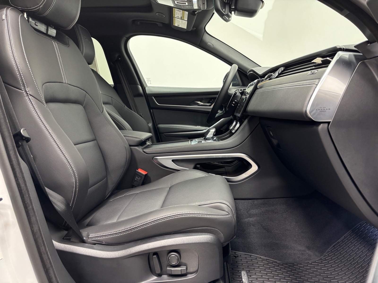 2026 Jaguar F-Pace R-Dynamic S - Photo 33