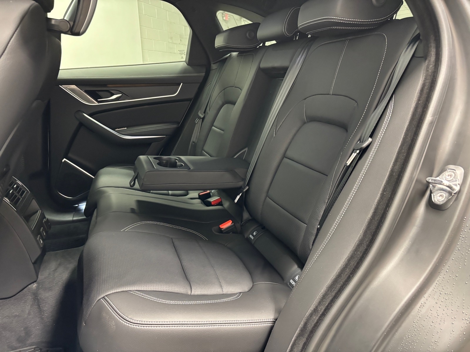 2026 Jaguar F-Pace R-Dynamic S - Photo 27