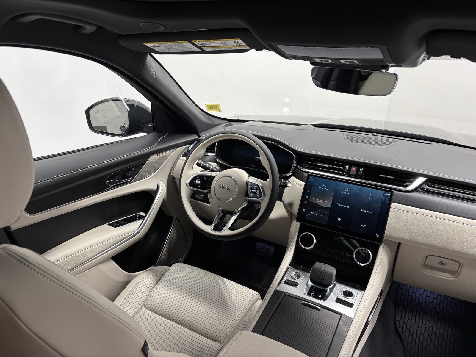 2026 Jaguar F-Pace R-Dynamic S - Photo 33