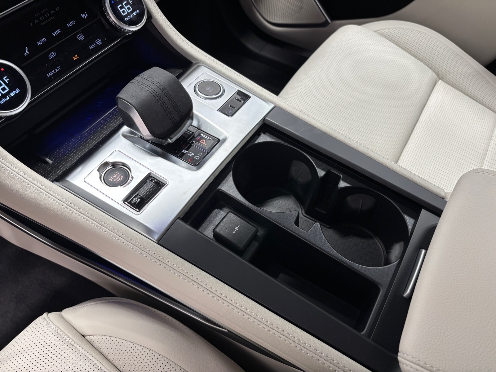 2026 Jaguar F-Pace R-Dynamic S - Photo 12