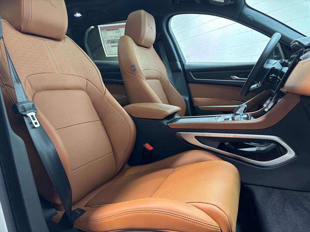 2026 Jaguar F-Pace R-Dynamic S - Photo 30