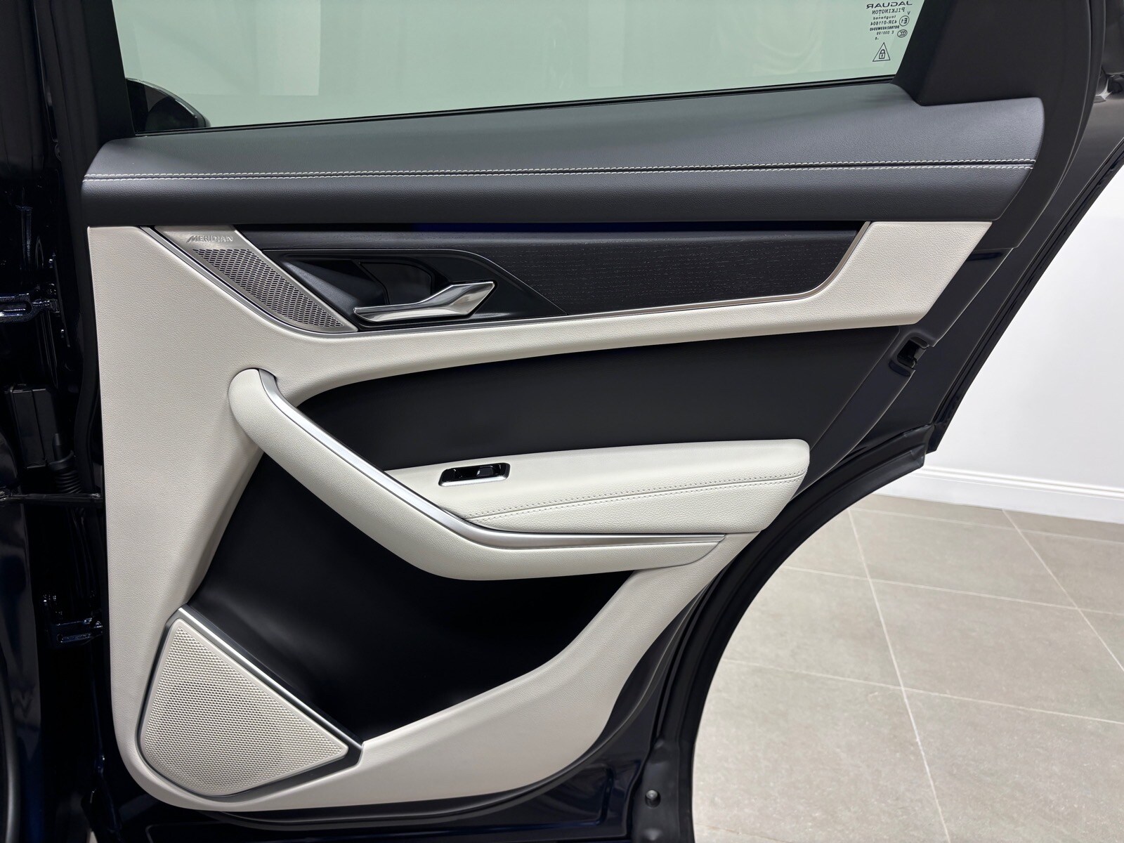 2026 Jaguar F-Pace R-Dynamic S - Photo 39