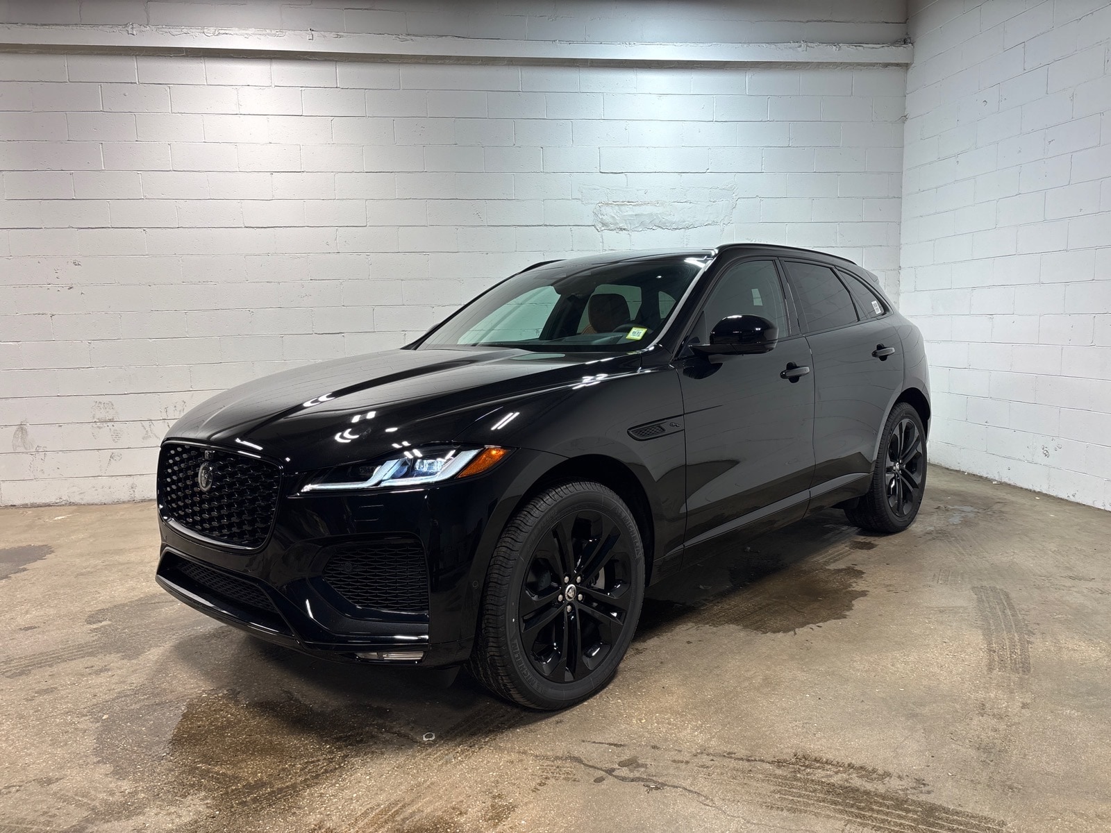 2026 Jaguar F-PACE P400 R-Dynamic S's photo
